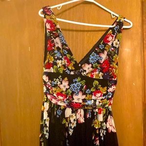 Maxi black dress with flowers